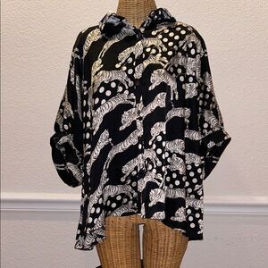 Eesome Black & White Tiger and Polka Dot Silky Button Down Short Sleeve Shirt